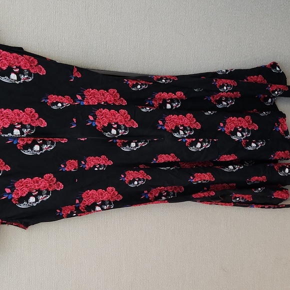 Royal Bones By Daang Goodman Skulls and Flowers Dress Size Small - Picture 9 of 16